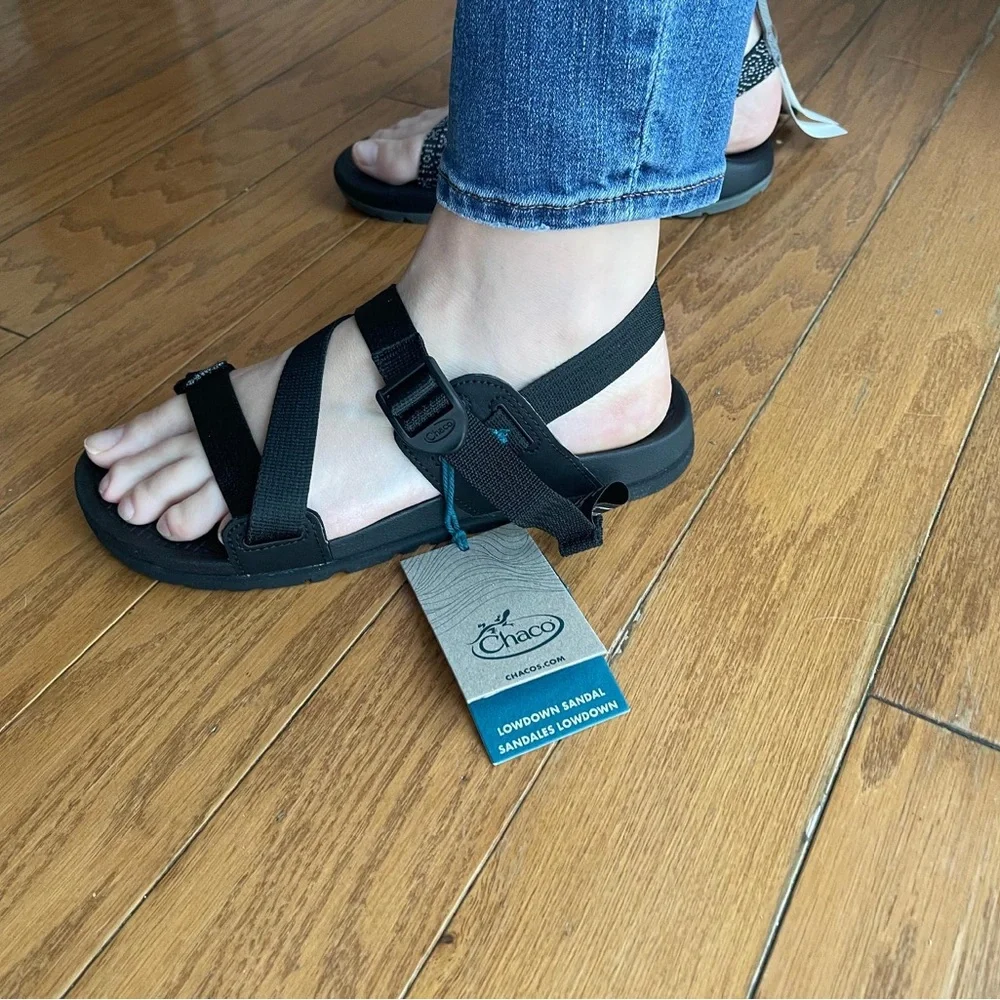 NWOT Black Chacos Lowdown Sandals US10 - Picture 6 of 6